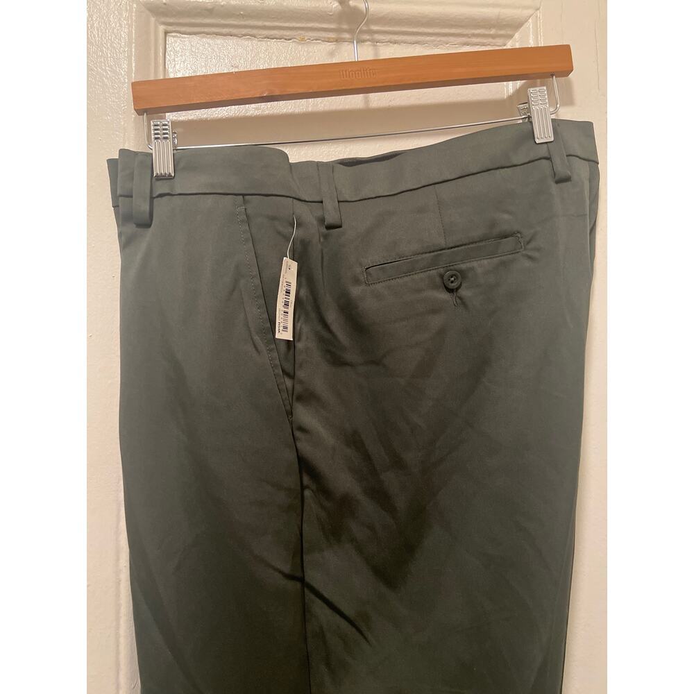 Men's Amazon Essentials Classic Fit Pants Olive NWT Size 42W X 34L - Picture 7 of 10